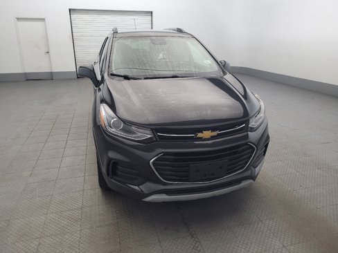 Used 2020 Chevrolet Trax LT w/ LT Convenience Package image 14