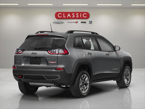 Used 2019 Jeep Cherokee Trailhawk image 3