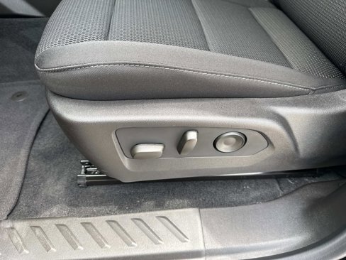 New 2025 GMC Canyon Elevation w/ Convenience Package image 24
