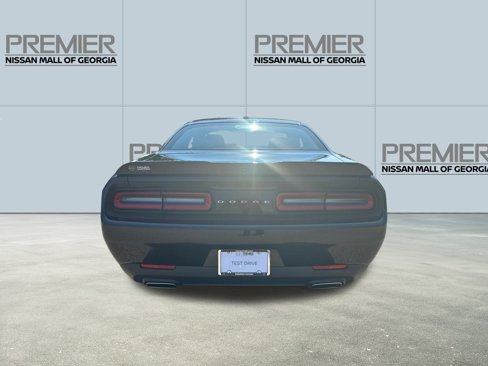 Used 2019 Dodge Challenger SXT image 6