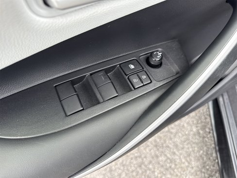 Used 2023 Toyota Corolla LE image 32