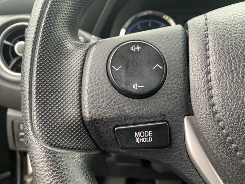 Used 2017 Toyota Corolla LE image 19