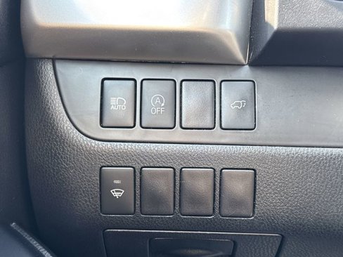 Used 2017 Toyota Highlander SE image 25