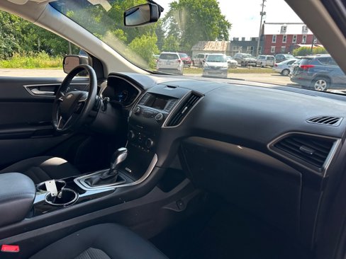 Used 2018 Ford Edge SEL image 16