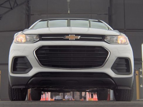 Used 2020 Chevrolet Trax LS w/ Tint and Cruise Package image 7