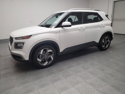 Used 2023 Hyundai Venue SEL image 2