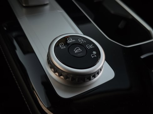 New 2025 Mitsubishi Outlander SE image 18