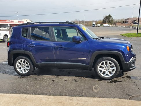 Used 2018 Jeep Renegade Latitude w/ Cold Weather Group image 4