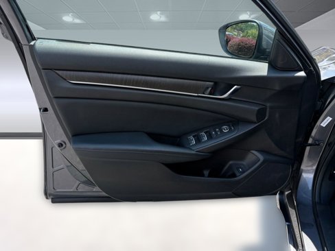 Used 2018 Honda Accord EX image 13