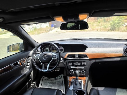 Used 2012 Mercedes-Benz C 250 Sport image 9
