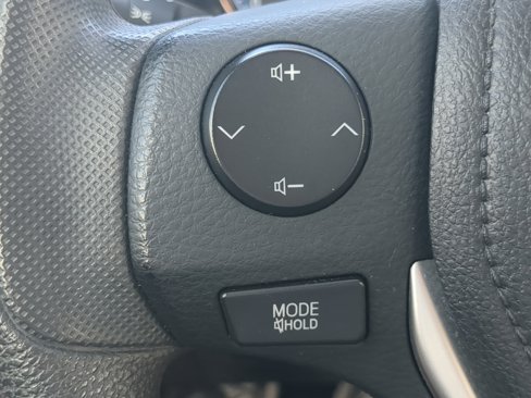 Used 2019 Toyota Corolla LE image 29