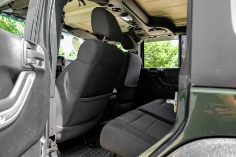 Used 2011 Jeep Wrangler Unlimited Rubicon w/ Dual Top Group image 38