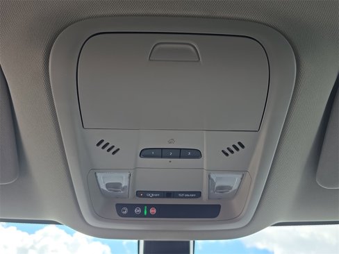 Used 2020 Buick Enclave Essence image 36