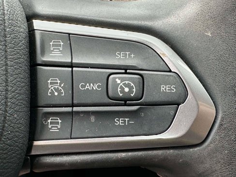 Used 2022 Jeep Compass Limited image 21