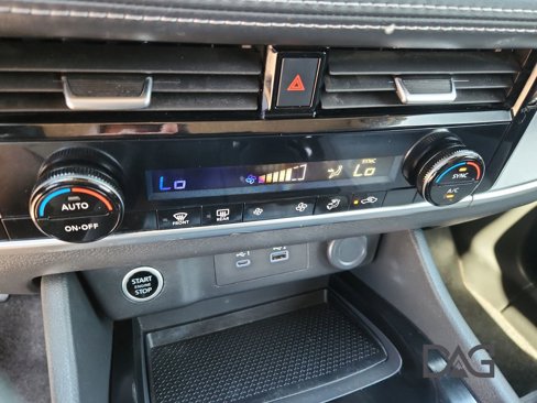 Used 2021 Nissan Rogue SV image 33