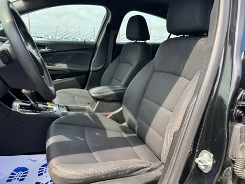 Used 2018 Chevrolet Cruze LT w/ Convenience Package image 13