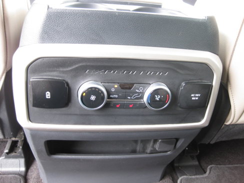 Used 2022 Ford Expedition Limited image 14