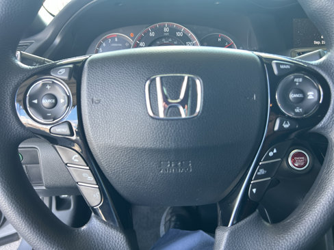 Used 2017 Honda Accord EX image 15