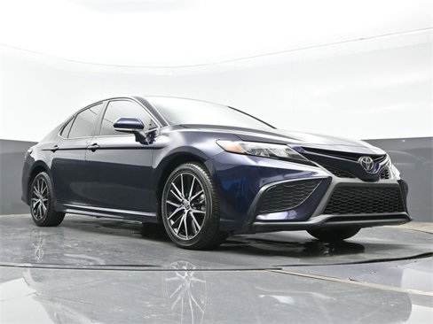 Used 2022 Toyota Camry SE image 28
