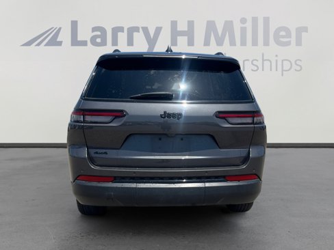 Used 2024 Jeep Grand Cherokee L Laredo image 4