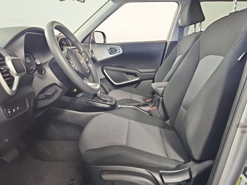 Used 2023 Kia Soul LX w/ Option Group 015 image 4