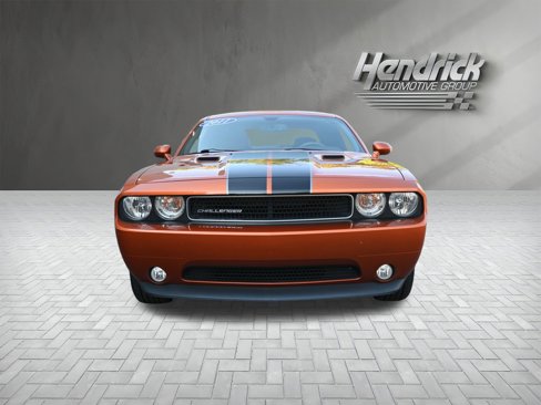 Used 2011 Dodge Challenger image 3