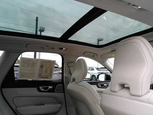 Used 2021 Volvo XC60 T8 Inscription w/ Advanced Package image 22