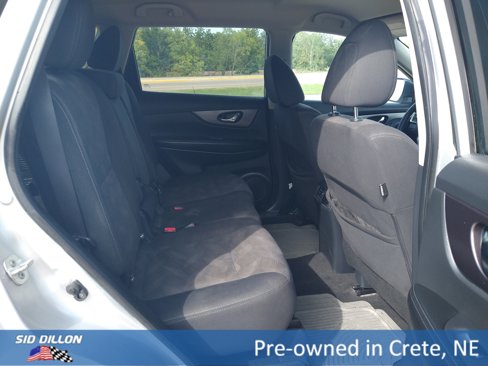 Used 2016 Nissan Rogue SV image 6