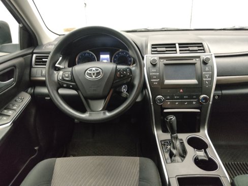 Used 2016 Toyota Camry LE image 22