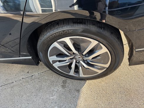 Used 2018 Honda Accord Touring image 30