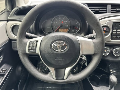 Used 2012 Toyota Yaris L image 33