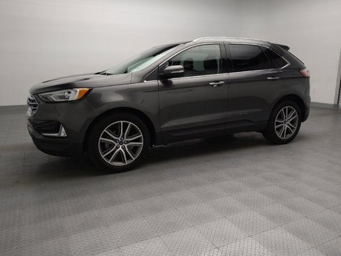 Used 2019 Ford Edge Titanium image 2