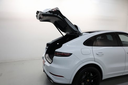 Used 2020 Porsche Cayenne Turbo image 62