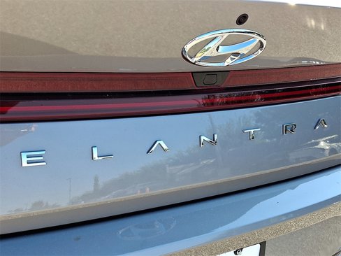 Used 2021 Hyundai Elantra Limited w/ Cargo Package image 32