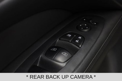 Used 2018 Nissan Pathfinder SL w/ Midnight Edition Package image 10