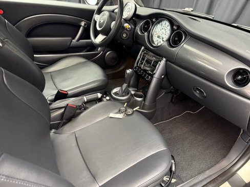 Used 2006 MINI Cooper Hardtop image 19