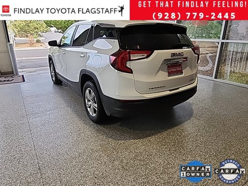 Used 2024 GMC Terrain SLE image 7