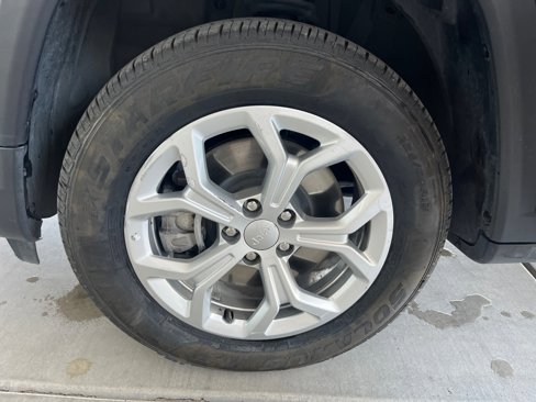 Used 2024 Jeep Compass Latitude image 25