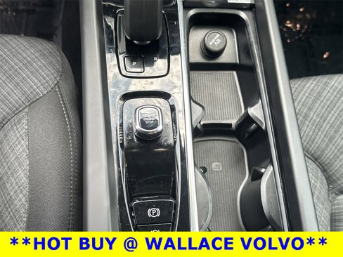 Used 2023 Volvo XC60 B5 Core image 18