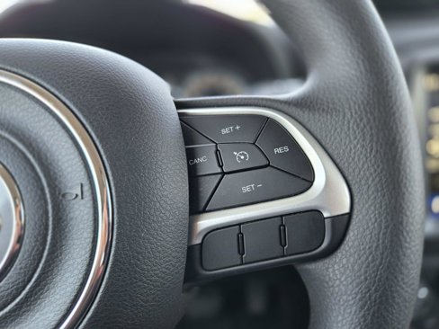 Used 2023 Jeep Renegade Latitude image 22