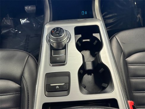 Used 2022 Ford Edge SEL image 16