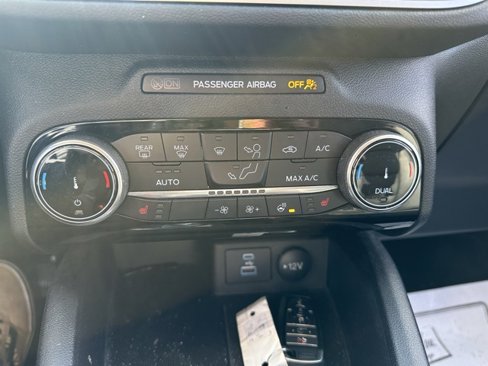 Used 2022 Ford Escape Titanium image 19