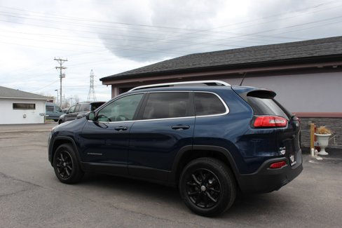 Used 2018 Jeep Cherokee Latitude image 10