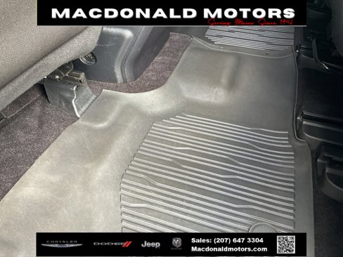 Used 2020 Ford Expedition XLT w/ FX4 Off-Road Package image 15