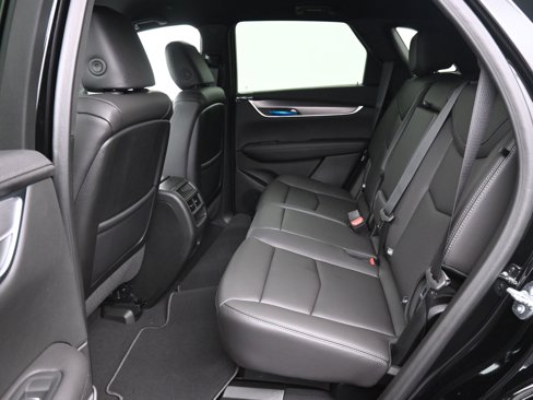 New 2025 Cadillac XT5 Luxury image 9