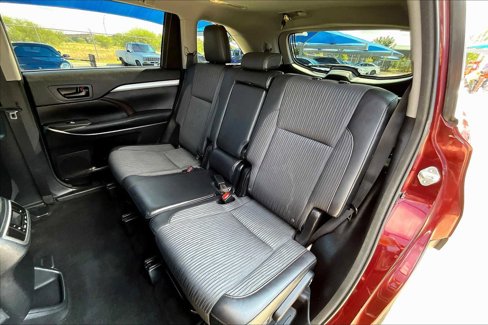 Used 2015 Toyota Highlander LE image 20