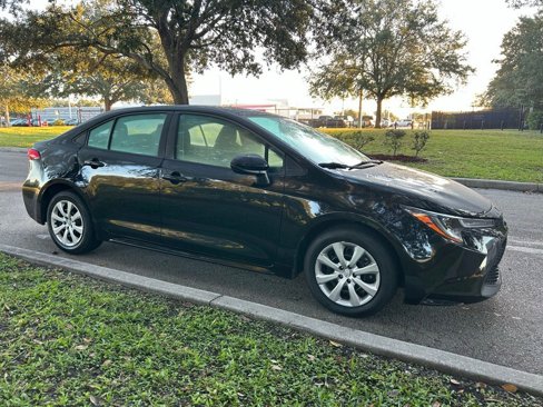 Used 2021 Toyota Corolla LE image 7