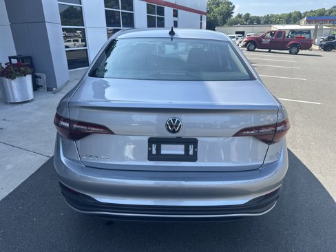 Used 2024 Volkswagen Jetta S image 7