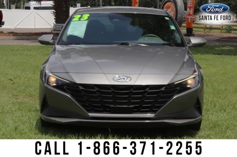 Used 2023 Hyundai Elantra SEL w/ Convenience Package image 3