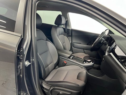 Used 2022 Kia Niro EX image 33